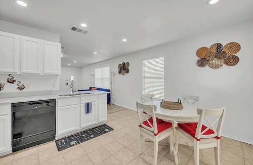 Austin House | Cozy Home Near Tesla COTA + Austin Airport