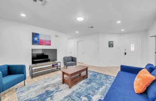 Austin House | Cozy Home Near Tesla COTA Austin Airport