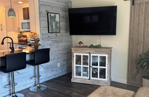Seymour House | Cozy Home Near The Smokey MTNS & DTW Knoxville Summer Fun 2026