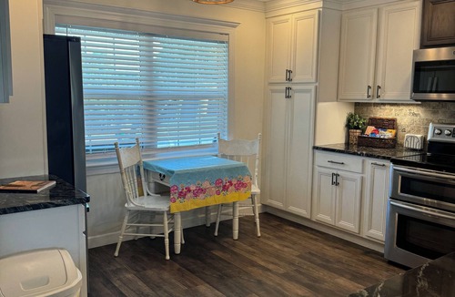 Seymour House | Cozy Home Near The Smokey MTNS & DTW Knoxville Summer Fun 2026