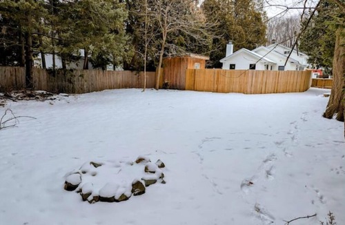 Burlington House | Cozy Home near Burlington