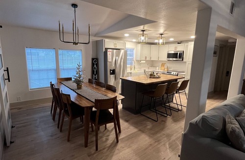 La Porte House | Cozy Home on Belfast