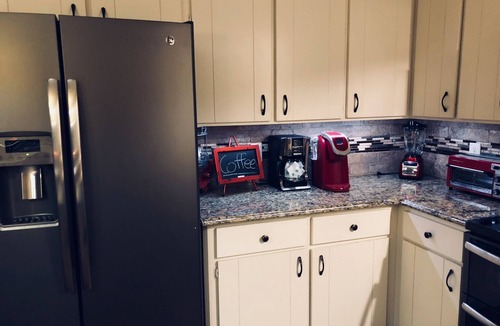 Brookeland House | Cozy Home on Lake Sam Rayburn! Top Rated in the area!