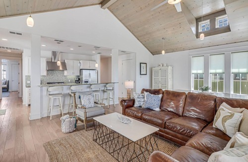 Cinnamon Shore House | Cozy Home on Lake and in Cinnamon Shore Cul-de-Sac + Pools & Amenities