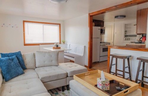 Monaca House | Cozy Home outside Pittsburgh