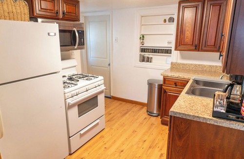 Monaca House | Cozy Home outside Pittsburgh