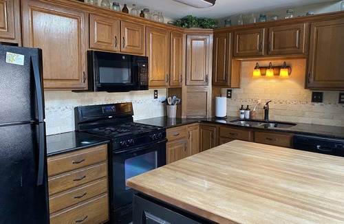 Independence House | Cozy Home outside Independence City Limits! 3 beds and 2 baths. Close to all!