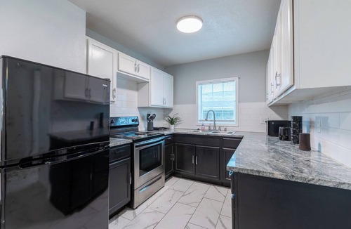 Turner Park House | Cozy Home Perfect for Groups!