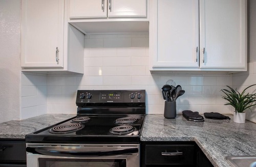 Turner Park House | Cozy Home Perfect for Groups!