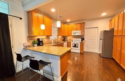 Forest Grove House | Cozy Home Pool Table Fire Pit 1 mile to Pacific Univ.