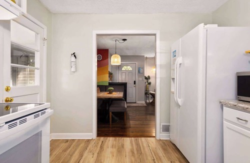 Lee's Summit House | Cozy Home Sleeps 10 Walk to FIFA Fan Fest Shuttle!