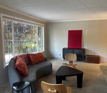 Federal Way House | Cozy Home Surrounded by Trees