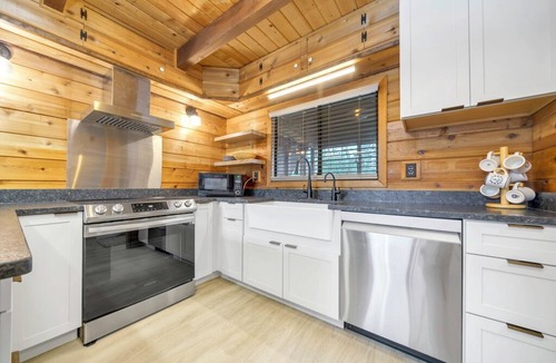 Piney Island House | Cozy home biking distasnce from the beach by Seaside Vacations & Sales