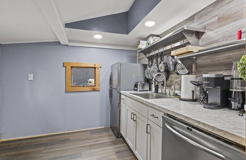Canandaigua Cottage | Cozy Home W/King Bed and Lake Access