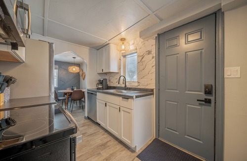 Appleton House | Cozy Home w/Large Yard Near Appleton & Neenah