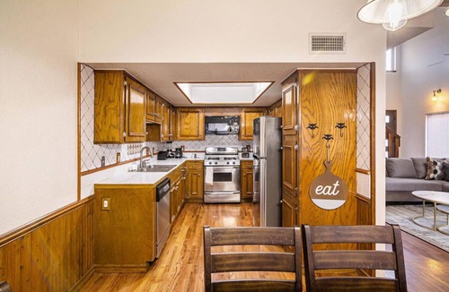Bandolero - Tarascas House | Cozy Home w/Private Patio, KingBed, Fireplace, BBQ