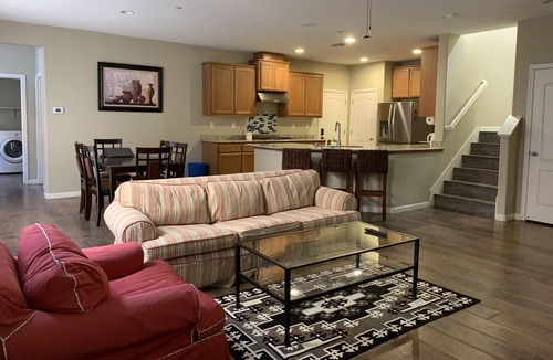 Gilroy House | Cozy Home With Cal-King Bed