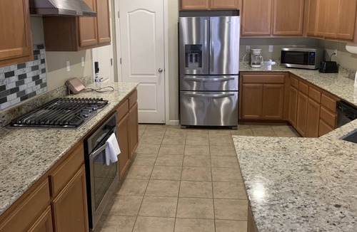 Gilroy House | Cozy Home With Cal-King Bed