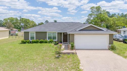 Candler House | COZY home with fenced patio