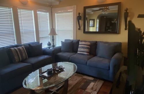 Schulenburg House | Cozy home with great landscaping and cute decor!