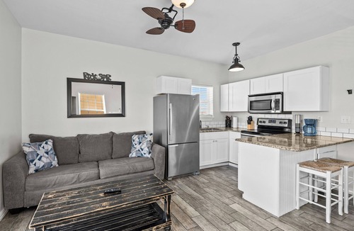 North Beach House | Cozy home with Harbor Bridge & Ocean views. Close to Beach