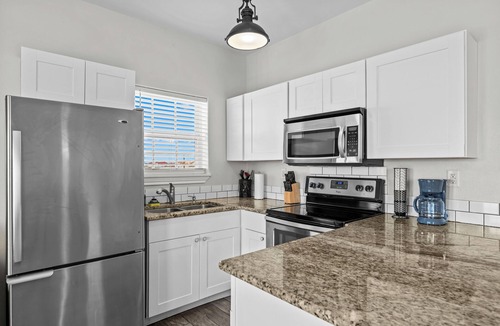 North Beach House | Cozy home with Harbor Bridge & Ocean views. Close to Beach