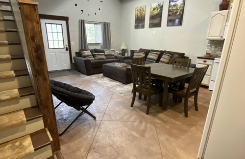 Garden Valley Cabin | Cozy home with HOT TUB, River View & Fire Pit!