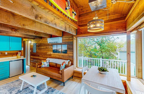 Manzanita House | Cozy home with loft, steps to ocean, with workspace and streaming