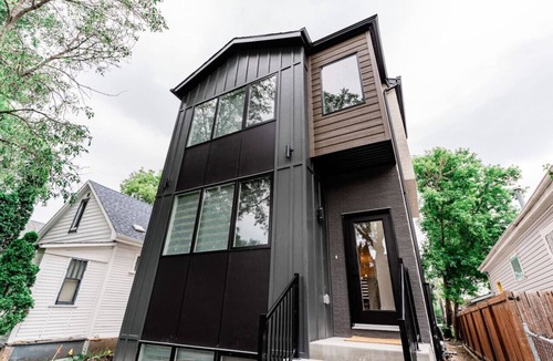 Winnipeg House | Cozy Home with Modern Comforts | Prime Location