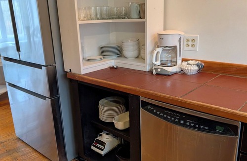 Dorset House | cozy home with mountain views.