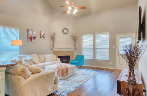 Katy House | Cozy home with private Jacuzzi