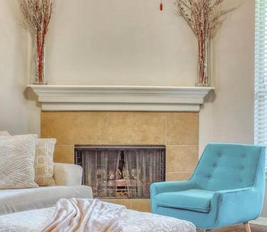 Katy House | Cozy home with private Jacuzzi