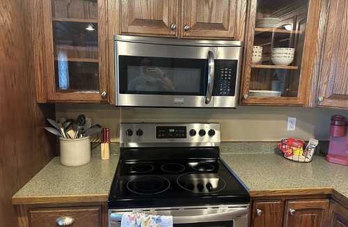 Mammoth Spring House | Cozy Home with River View