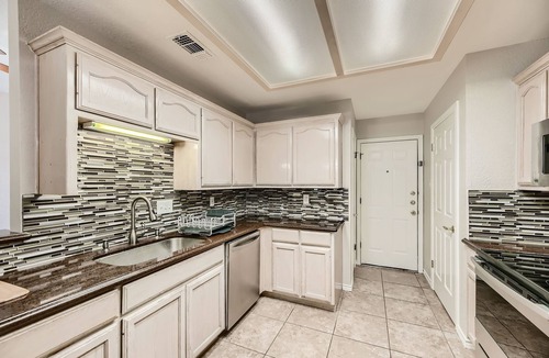 Georgetown House | Cozy Home with Spacious Backyard - by Pmi Austin Metro