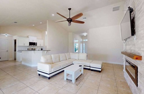 Broadmoor House | Cozy home with yard, near attractions, washer & dryer, & WIFI