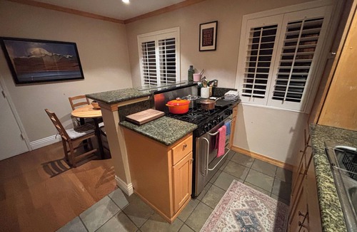 Silver Lake House | Cozy Home: Your Perfect LA Silverlake Base 2Bed 1 Bath w/Patio
