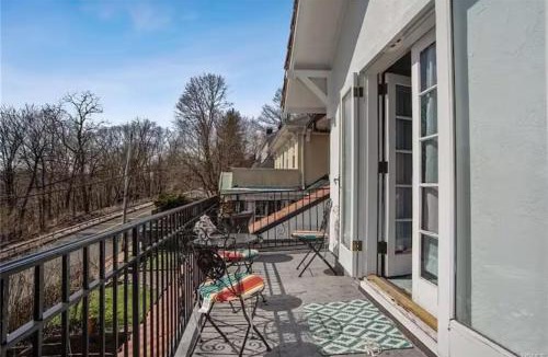 White Plains House | Cozy Homeva Chatterton WP