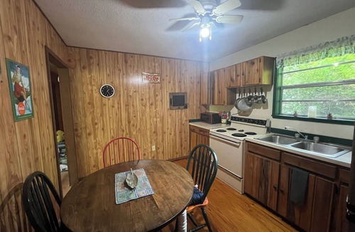 Almond Cabin | Cozy, Hot Tub, Near Tsali, Fontana Lake, Pets Ok, Gated Deck