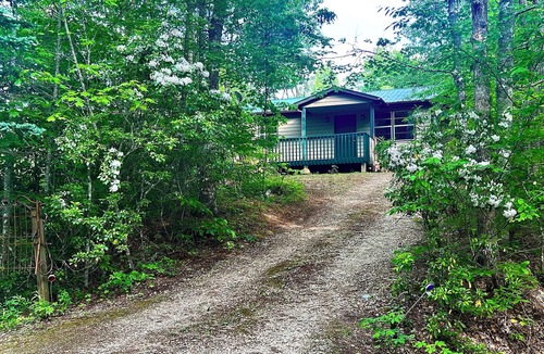 Almond Cabin | Cozy, Hot Tub, Near Tsali, Fontana Lake, Pets Ok, Gated Deck