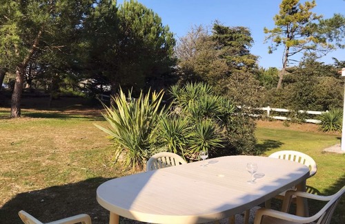 Saint-Hilaire-de-Riez Cottage | Cozy House with Large Garden, Close to Beach - St. Hilaire-de-Riez