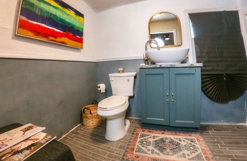 Handley Bed & Breakfast | Cozy House - 1 Bedroom with Private Bathroom