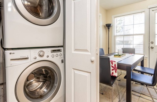Bluemont House | Cozy House 10min to Monuments & DC by CozySuites