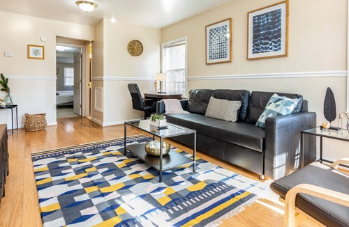 Bluemont House | Cozy House 10min to Monuments & DC by CozySuites
