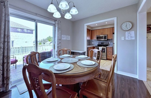 Barrie House | Cozy house at south end Barrie