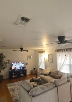Greenville House | Cozy House close to downtown Greenville TX