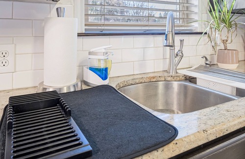 Lacey House | Cozy house close to EVERYTHING!