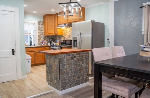 Strathmore House | Cozy house, close to SU and Downtown