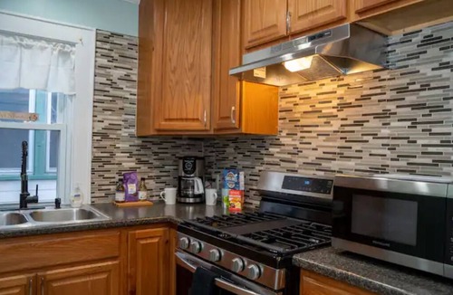 Strathmore House | Cozy house, close to SU and Downtown