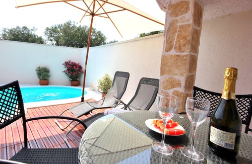 Rovinjsko Selo House | Cozy house for 2, private pool, Rovinj 5 mins, free wifi