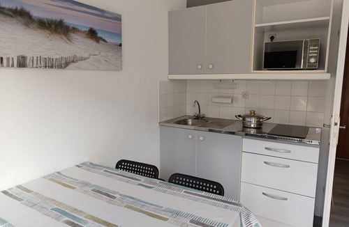 Notre-Dame-de-Monts House | Cozy house with terrace and pool access, Notre-Dame-de-Monts - 4 ppl